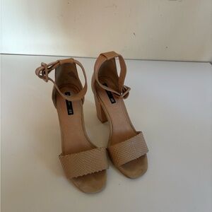 H&M blush leather sandals with 3 1/2 inch block heels and buckled straps Size 6